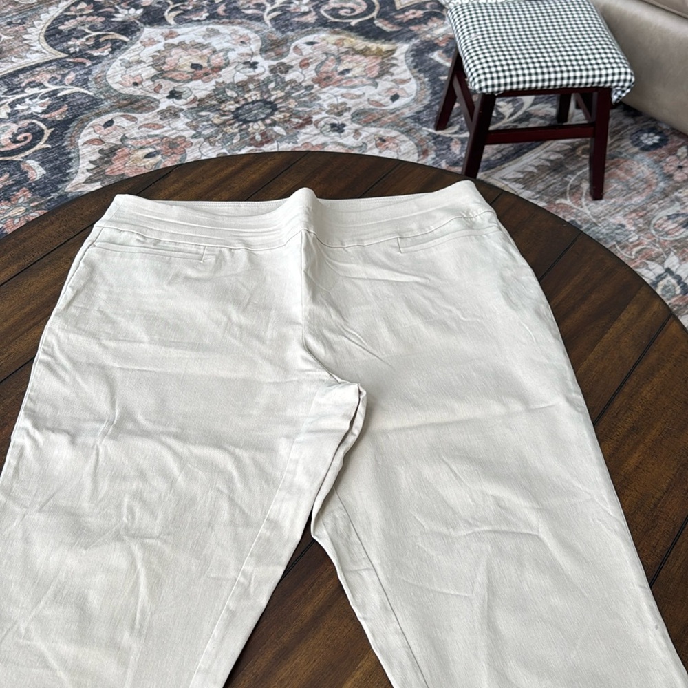CJ Banks Brand new never worn capri pants